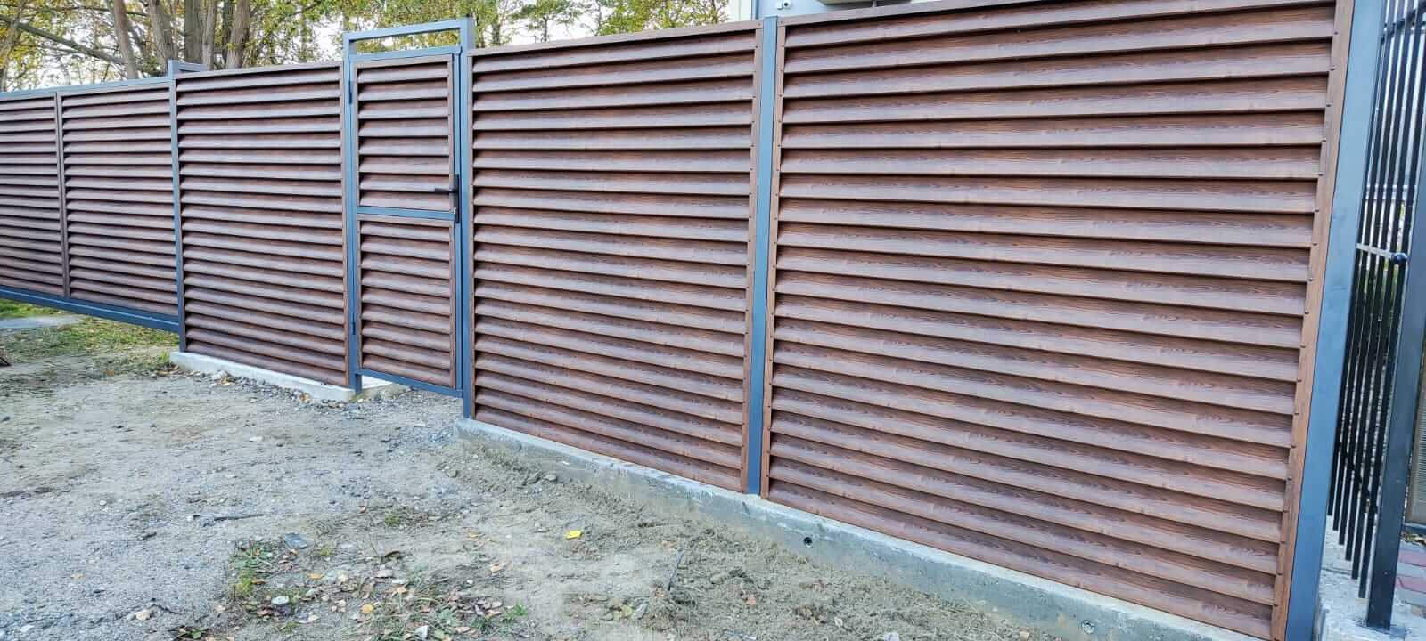 забор-жалюзи с ламелями еврожалюзи printech каштан фото1 в Вологде