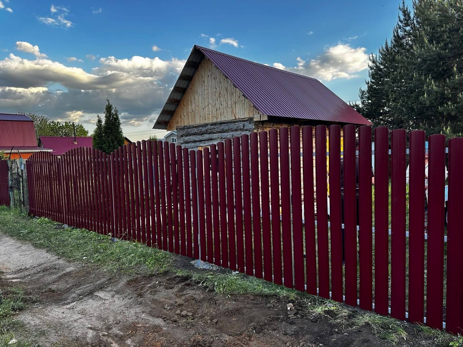 Забор из евроштакетника 28м RAL3005 Красное Вино фото 2 в Вологде