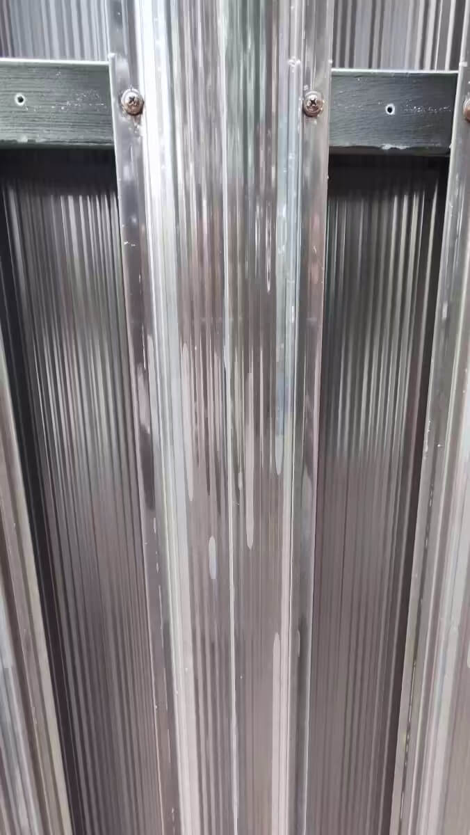 Забор из евроштакетника 22м RAL8019/8019 Темный Шоколад двусторонний фото 3 в Вологде