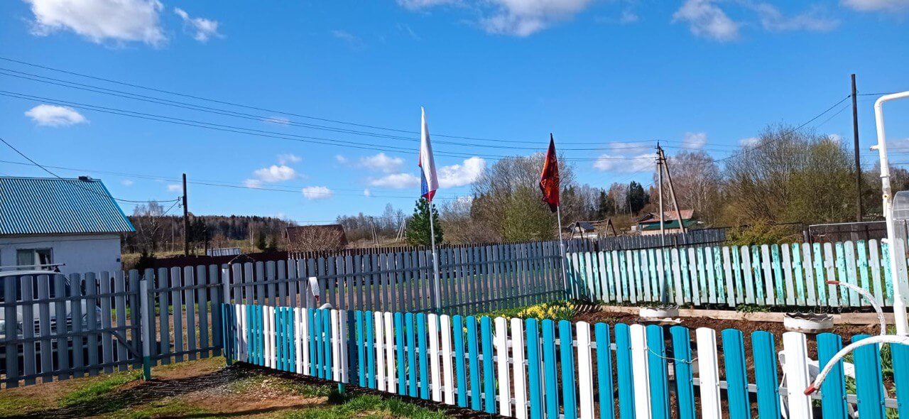 Забор из евроштакетника 16м RAL5021 Морская Волна, RAL9003 Белый фото 3 в Вологде