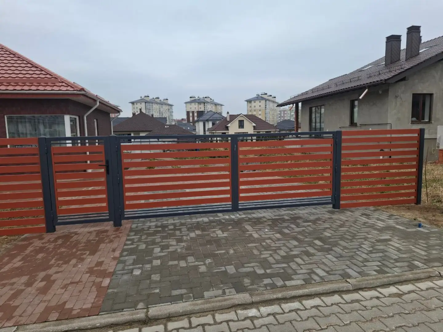 Забор-ранчо из металлопланкена 18м RAL8004 Терракотовый фото 2 в Вологде